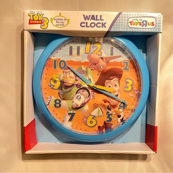 Disney Pixar Toy Story 3 Wall Clock Round 10” Woody Buzz & Hamm BNIB New in Box - Picture 14 of 14